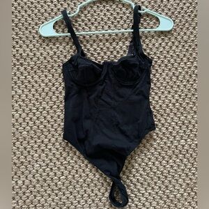 Urban Outfitters cup lined black bodysuit size S